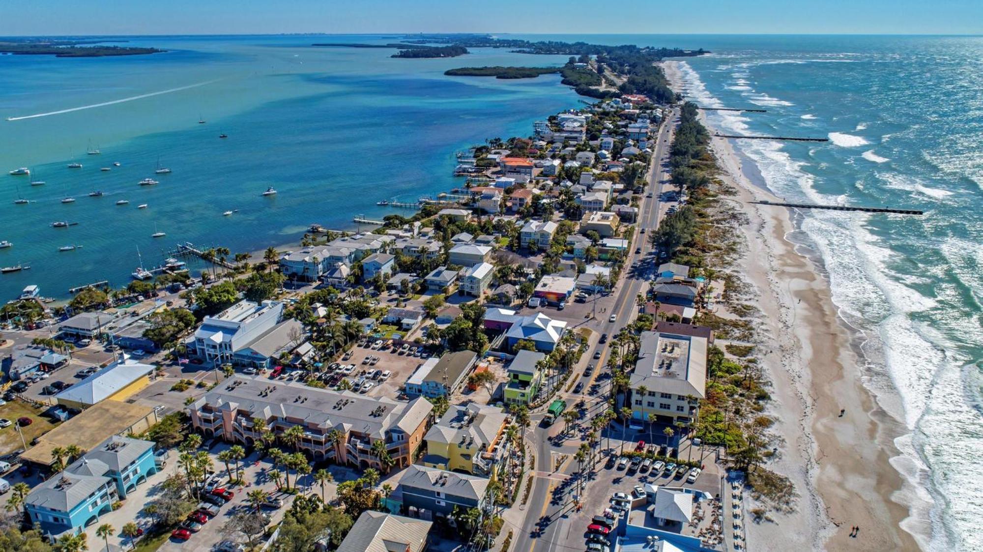 Anna Maria Island Runaway Tropical Dream-One Minute Walk To The Beach-Heated Pool Bradenton Beach Exterior foto