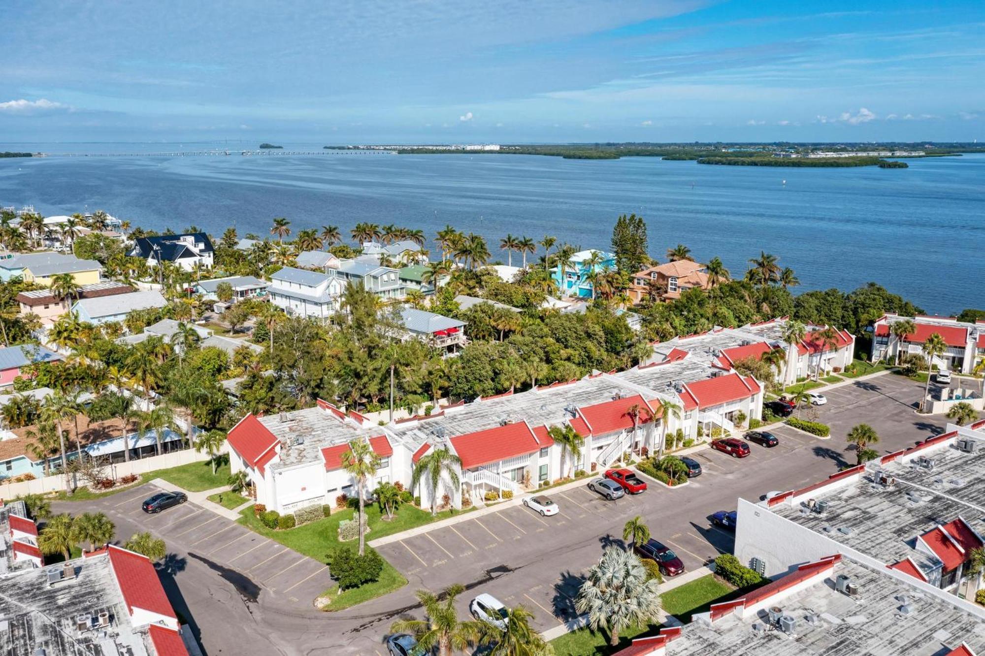 Anna Maria Island Runaway Tropical Dream-One Minute Walk To The Beach-Heated Pool Bradenton Beach Exterior foto