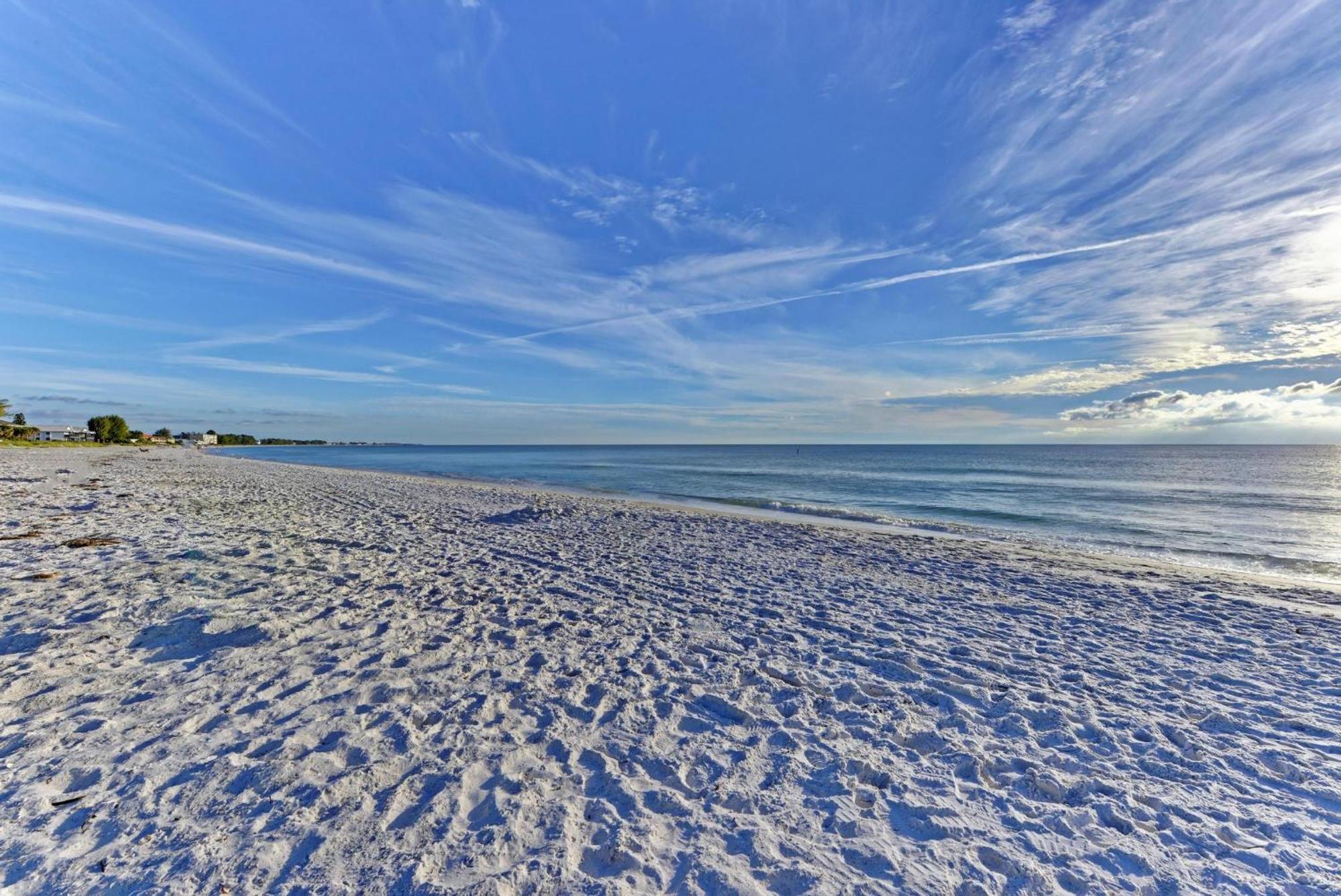 Anna Maria Island Runaway Tropical Dream-One Minute Walk To The Beach-Heated Pool Bradenton Beach Exterior foto